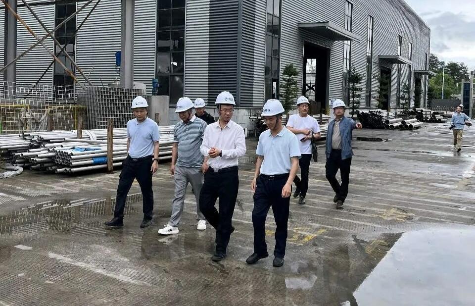 凝心聚力谋发展，政企同行启新程