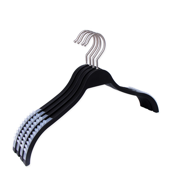 Is There Any Poisonousness in Plastic Hanger