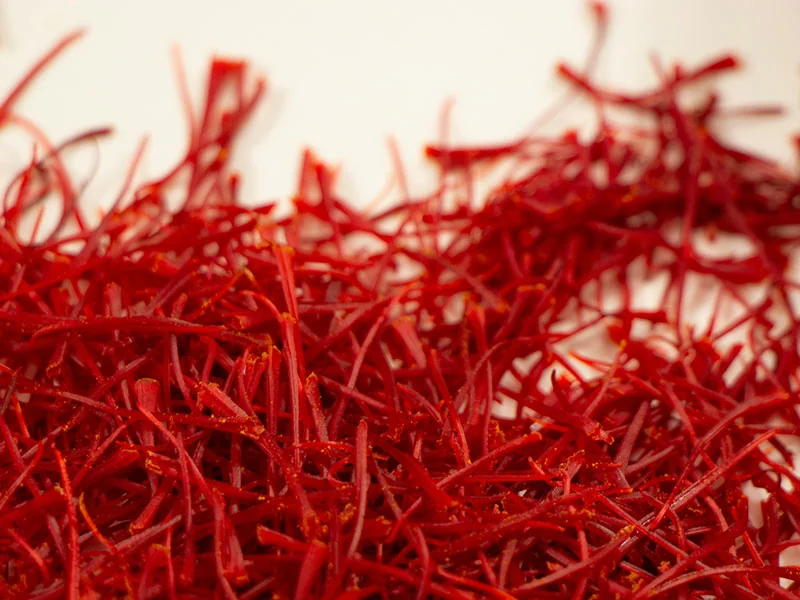 Saffron Oil detail 2