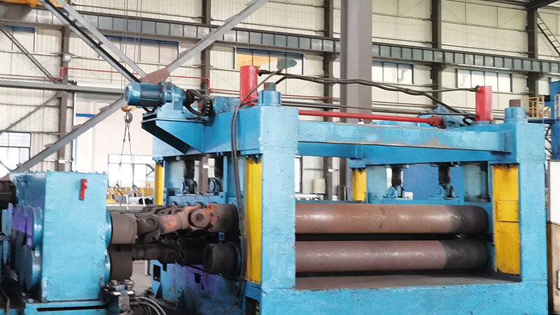 Leveling machine with 9 rollers