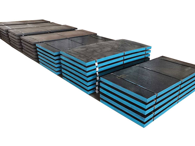 Chromium carbide overlay wear plate